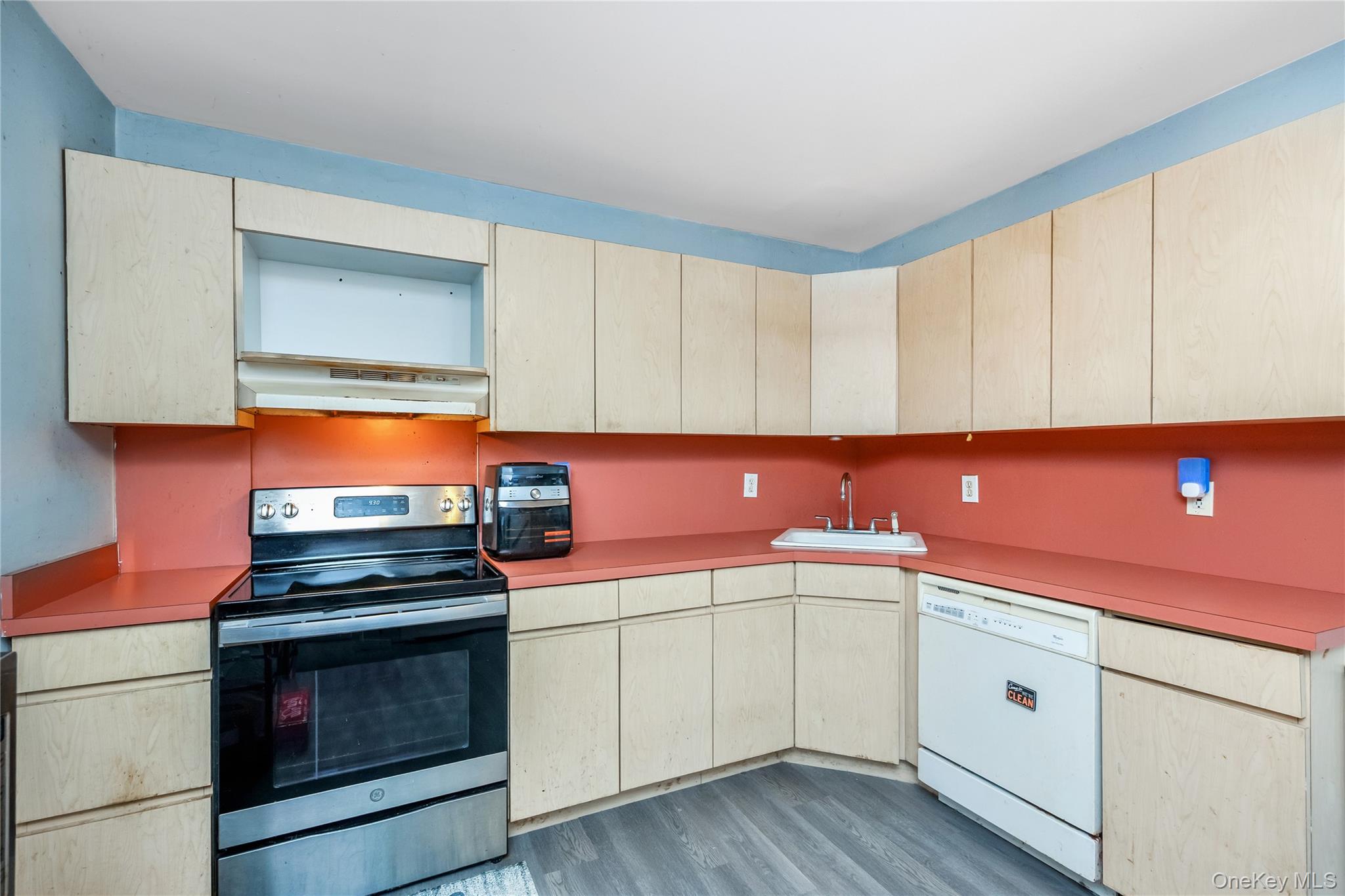 #11 photo, 8 Carmans Court, Farmingdale , NY 11735