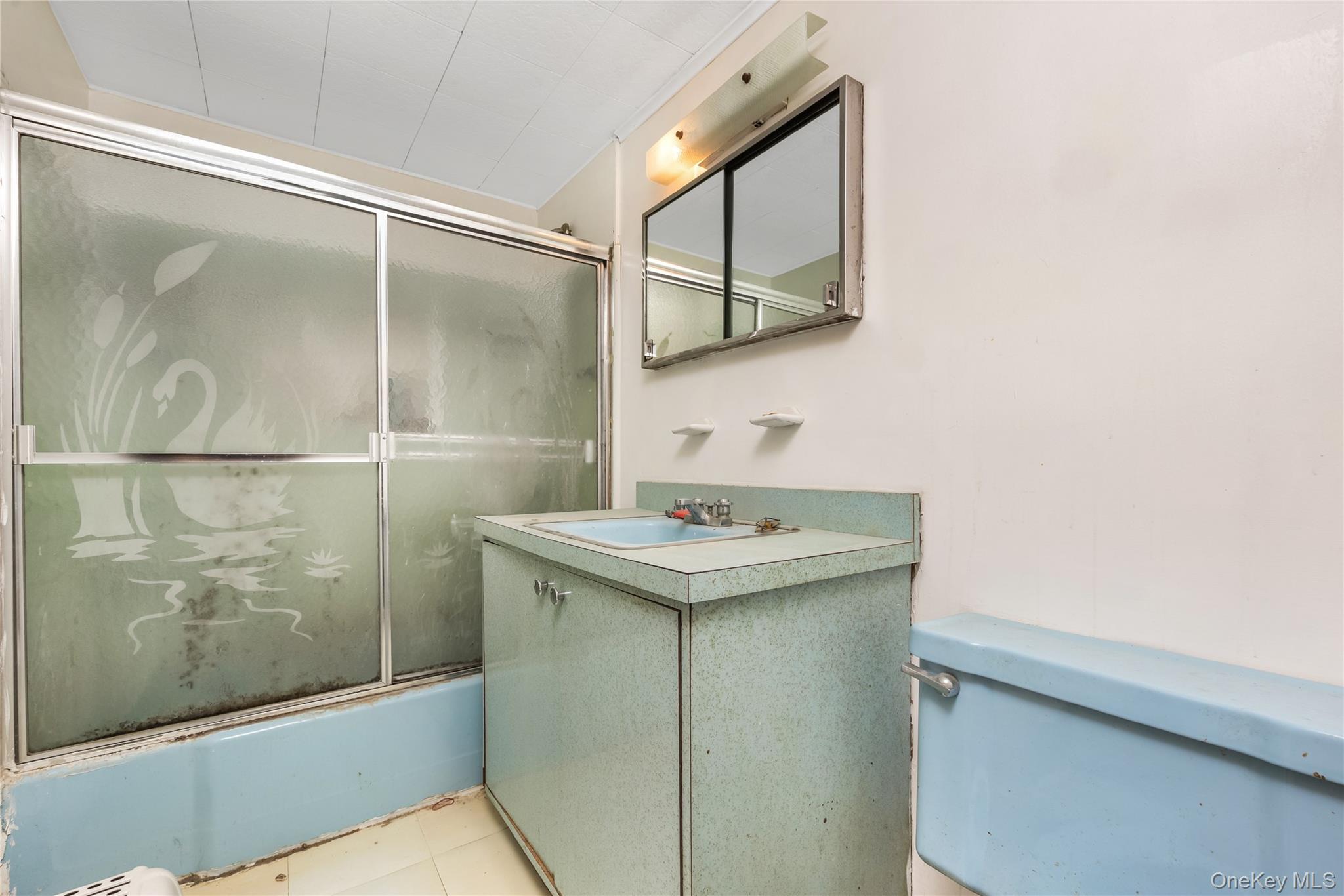 #19 photo, 8 Carmans Court, Farmingdale , NY 11735