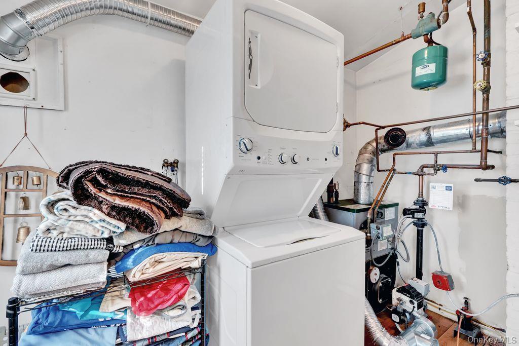 #17 photo, 16 Magnolia Drive, Kings Park , NY 11754