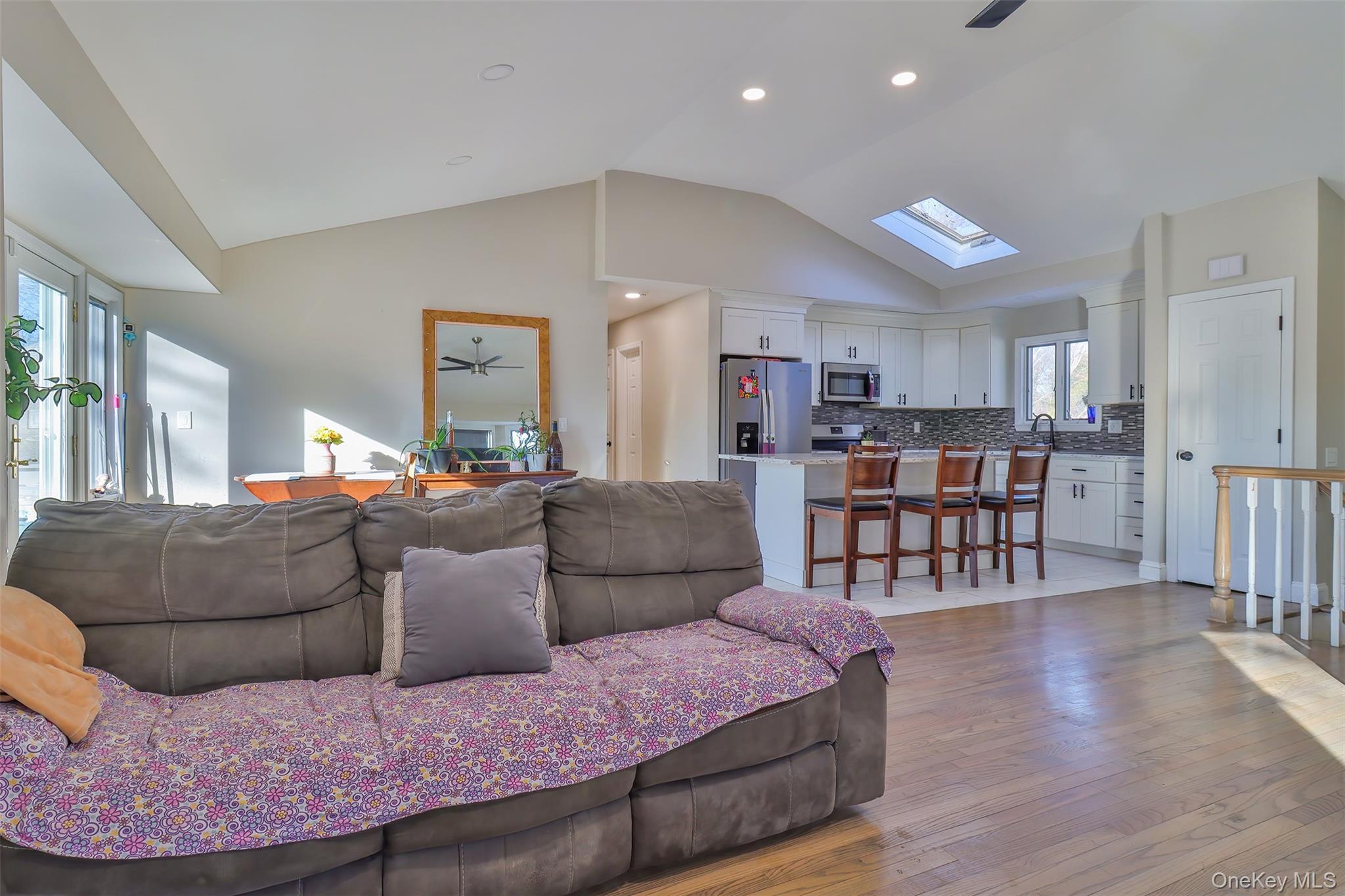 #7 photo, 116B Holbrook Road, Holbrook , NY 11741