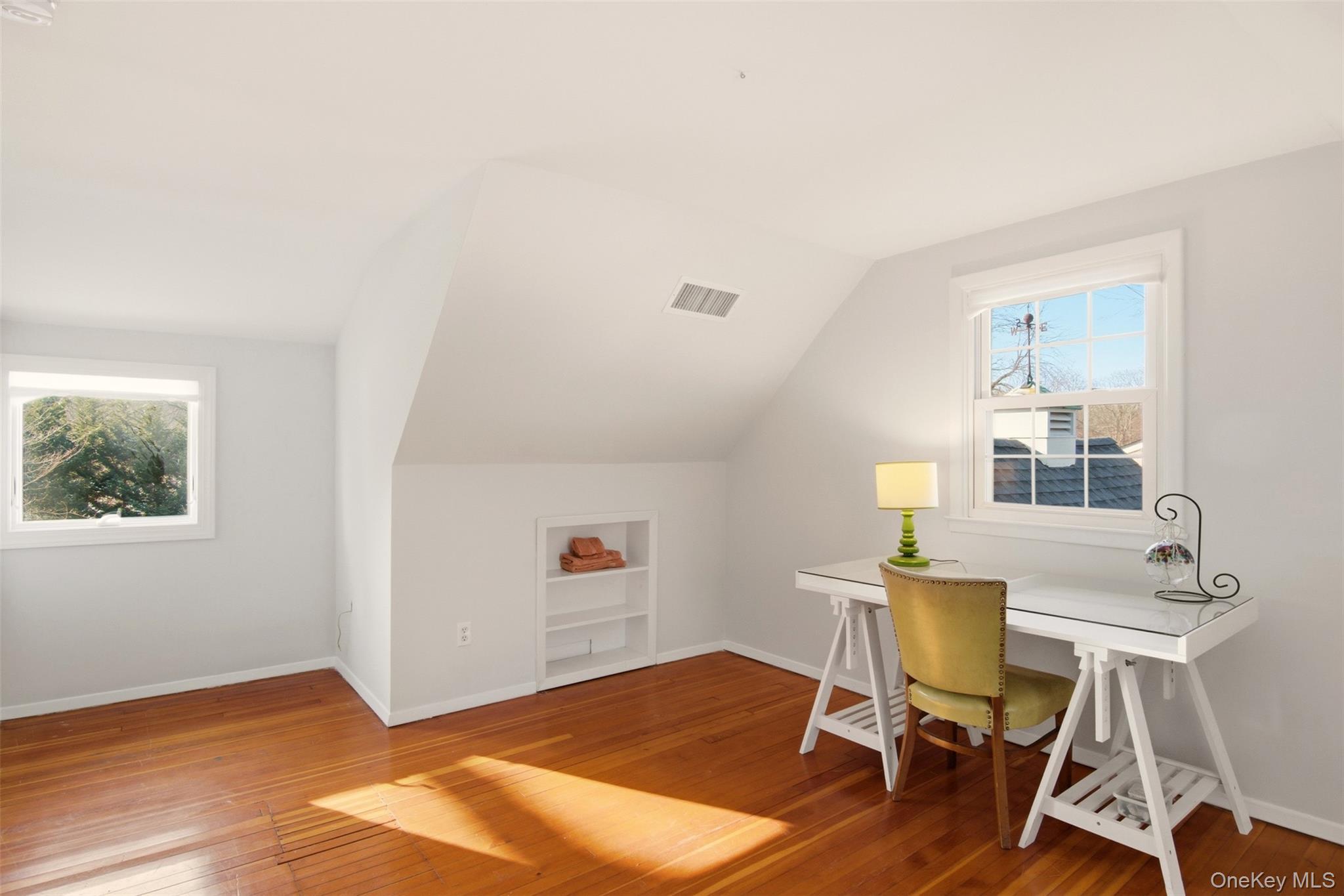 #19 photo, 10 Beech Lane, Stony Brook , NY 11790