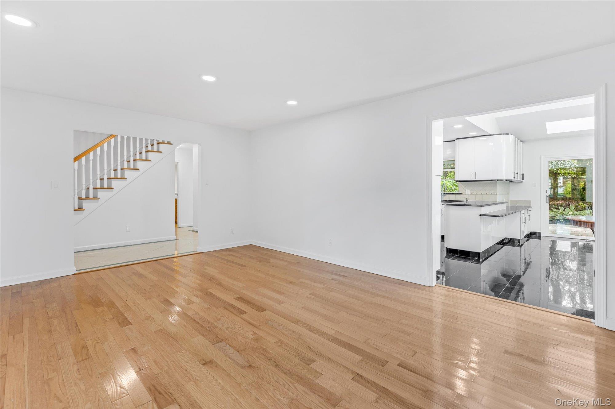 #12 photo, 2 Westbourne Lane, Melville , NY 11747