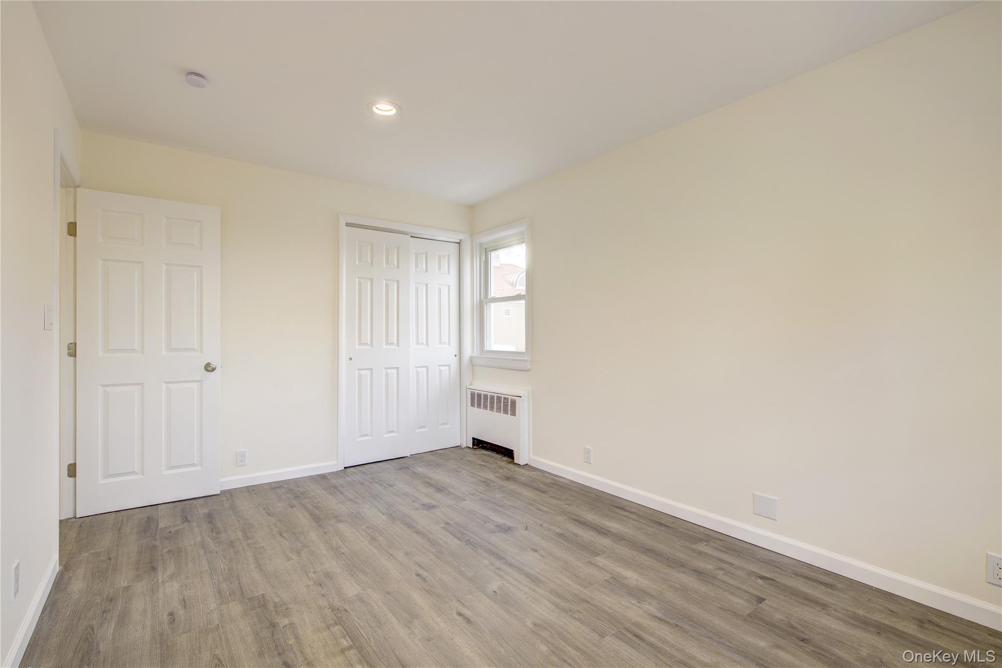 #10 photo, 670 W Broadway, Long Beach , NY 11561