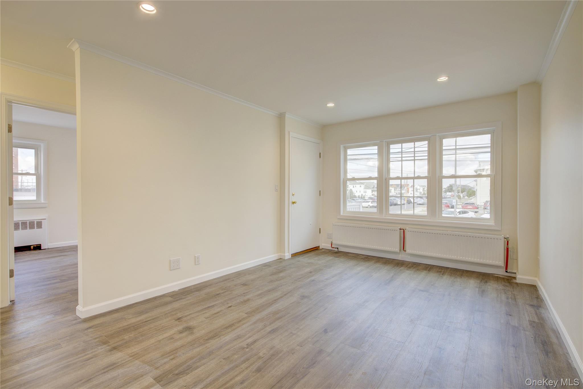 #4 photo, 670 W Broadway, Long Beach , NY 11561