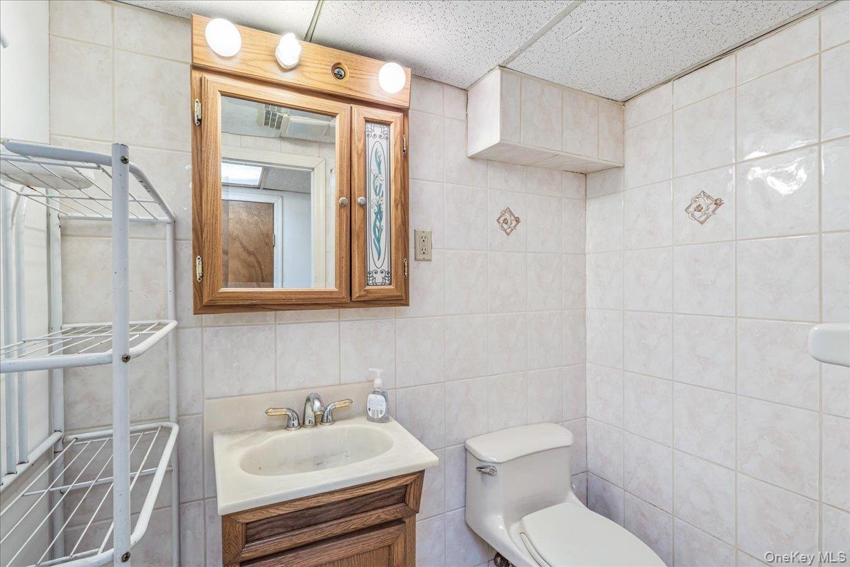 #17 photo, 7351 70th Street, Glendale , NY 11385