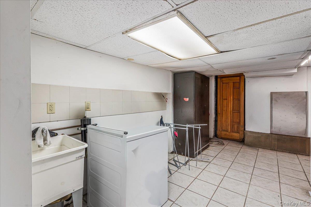 #18 photo, 7351 70th Street, Glendale , NY 11385