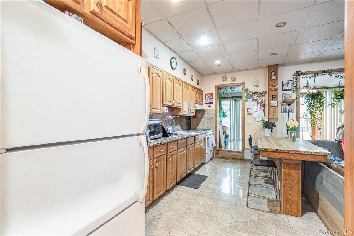 #3 photo, 7351 70th Street, Glendale , NY 11385