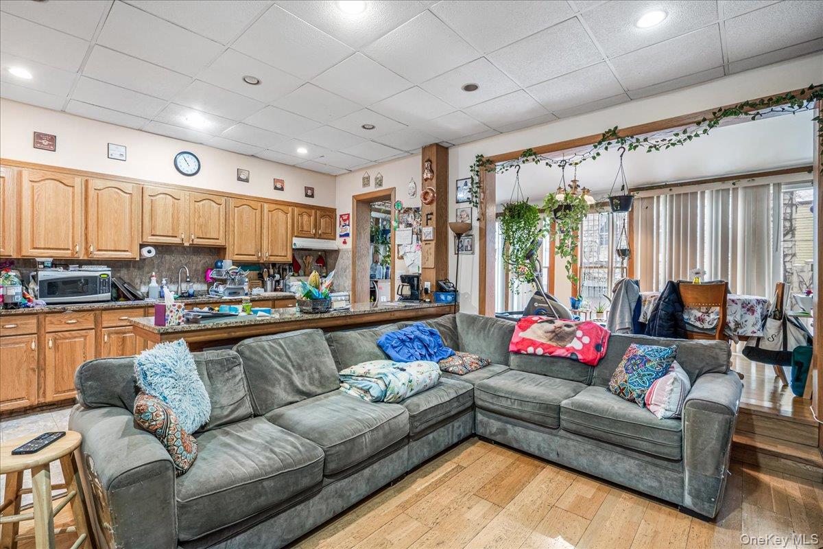 #9 photo, 7351 70th Street, Glendale , NY 11385