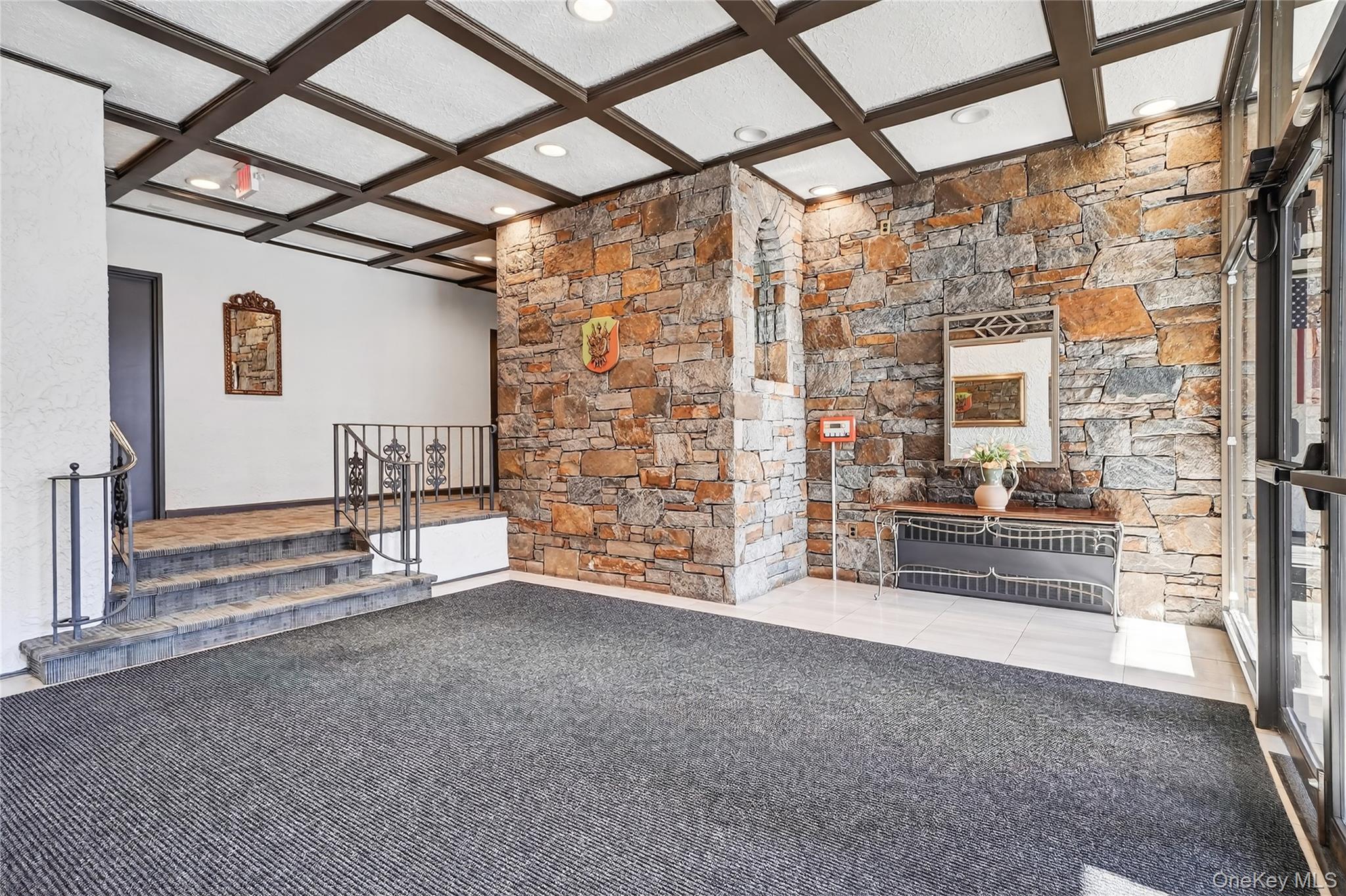 #4 photo, 25 Franklin Avenue, White Plains , NY 10601