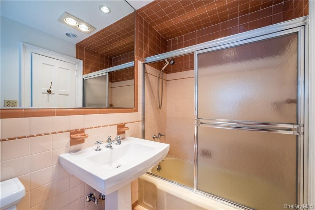 #17 photo, 25 Jerome Avenue, New Rochelle , NY 10804