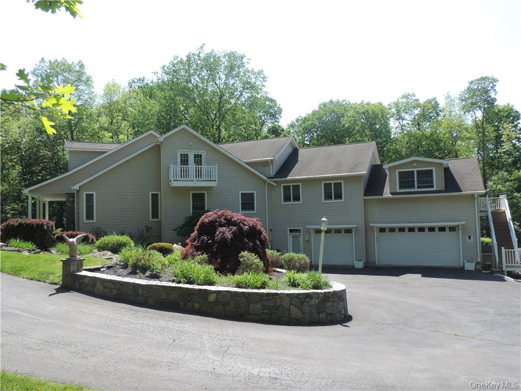 #1 photo, 49 Woodcrest Drive, Hopewell Junction , NY 12533