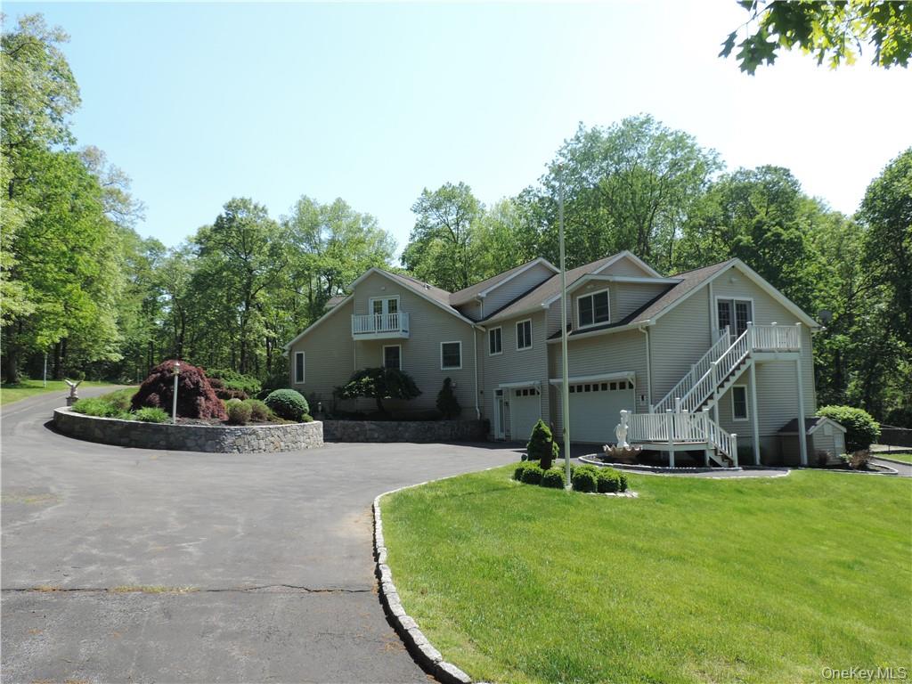 #2 photo, 49 Woodcrest Drive, Hopewell Junction , NY 12533