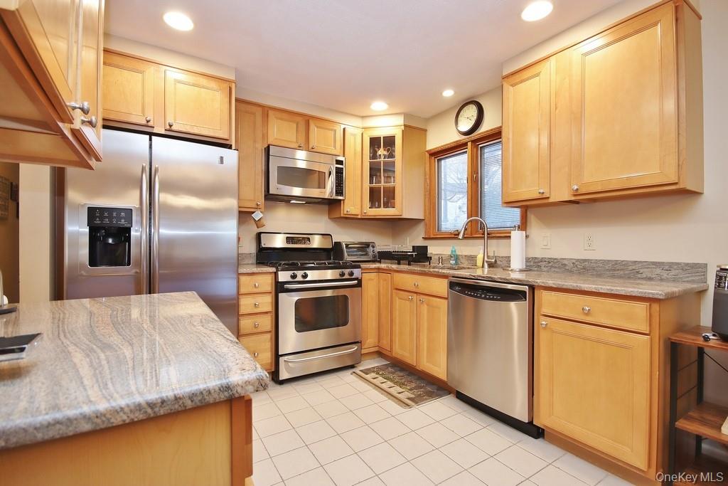 #2 photo, 48 Pershing Avenue, Ossining , NY 10562