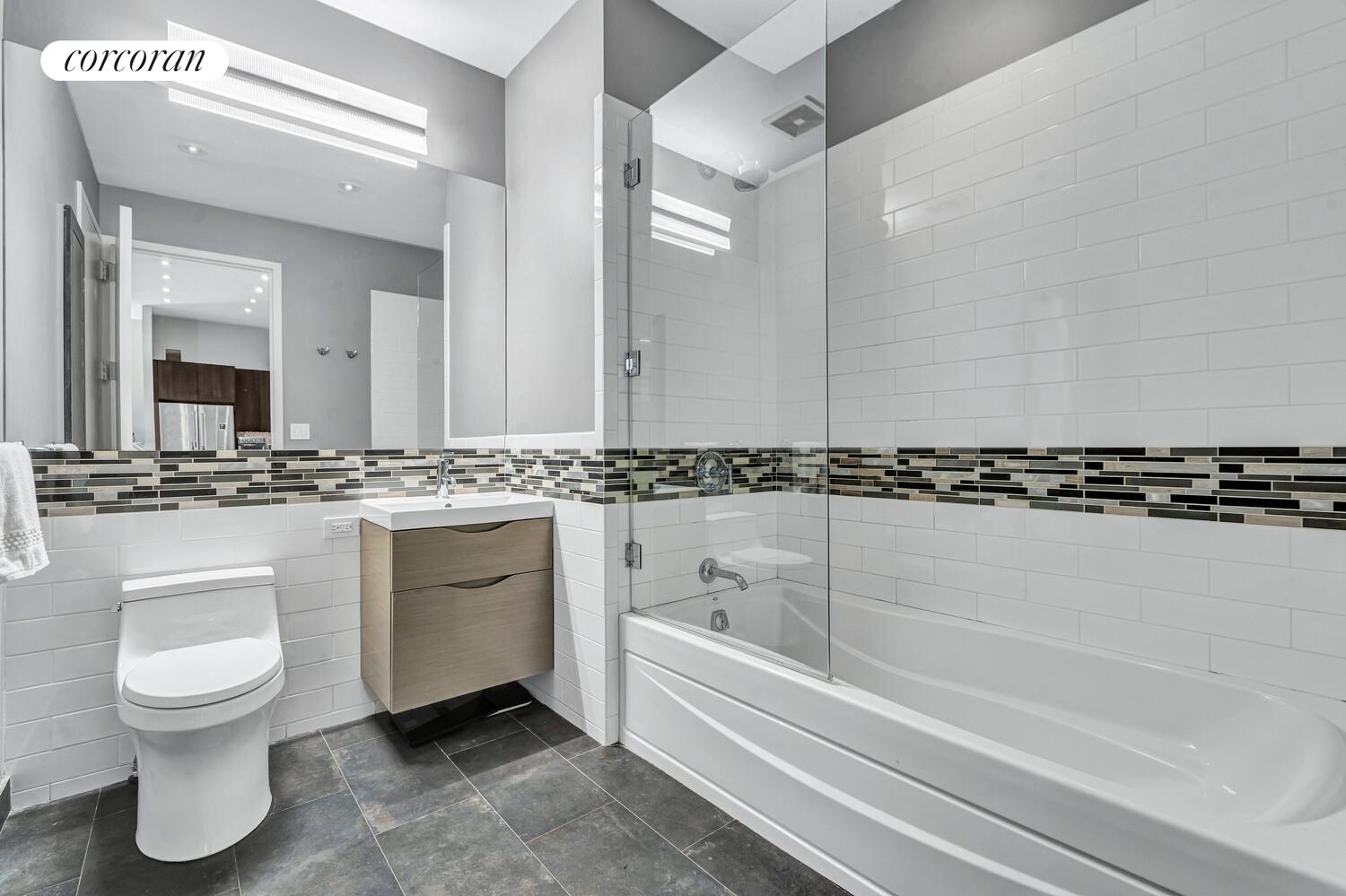 #7 photo, 252 7TH Avenue, Chelsea , NY 10001