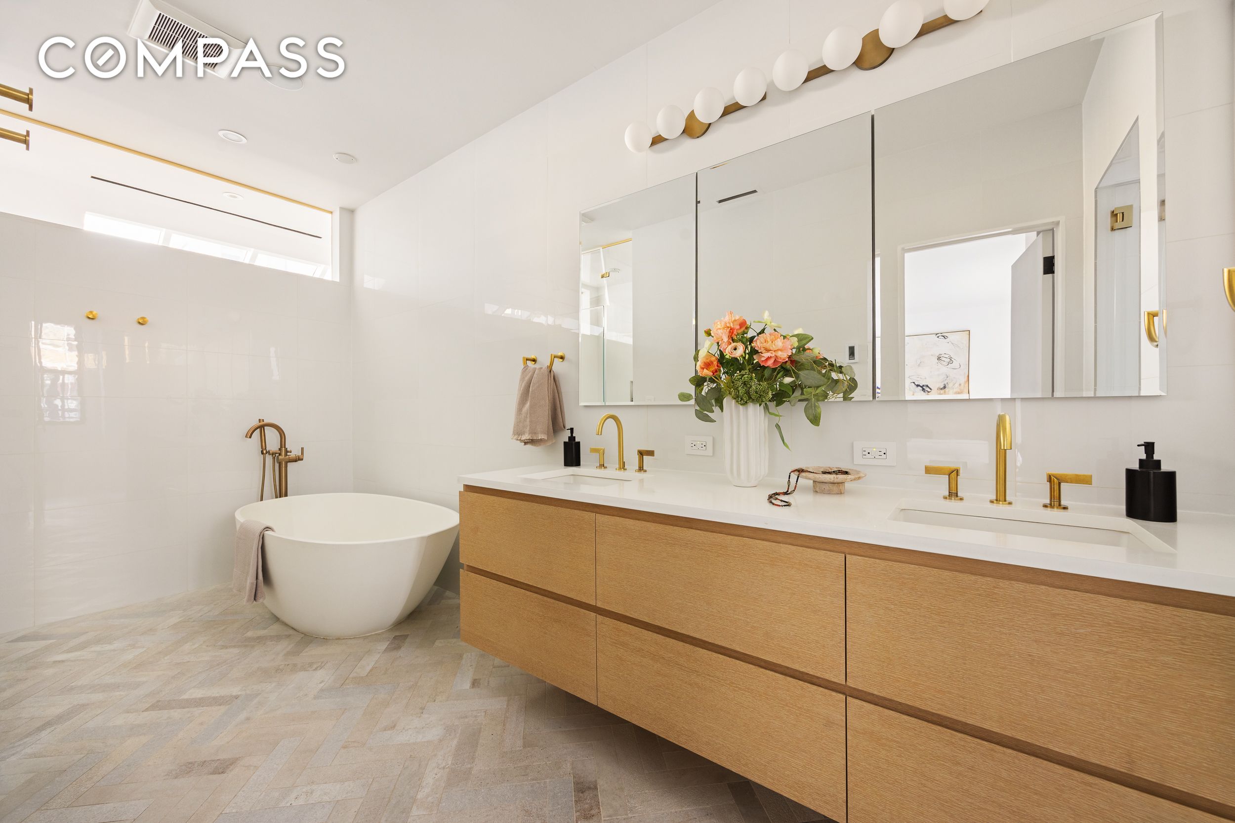 #15 photo, 45 Warren Street, Tribeca , NY 10007