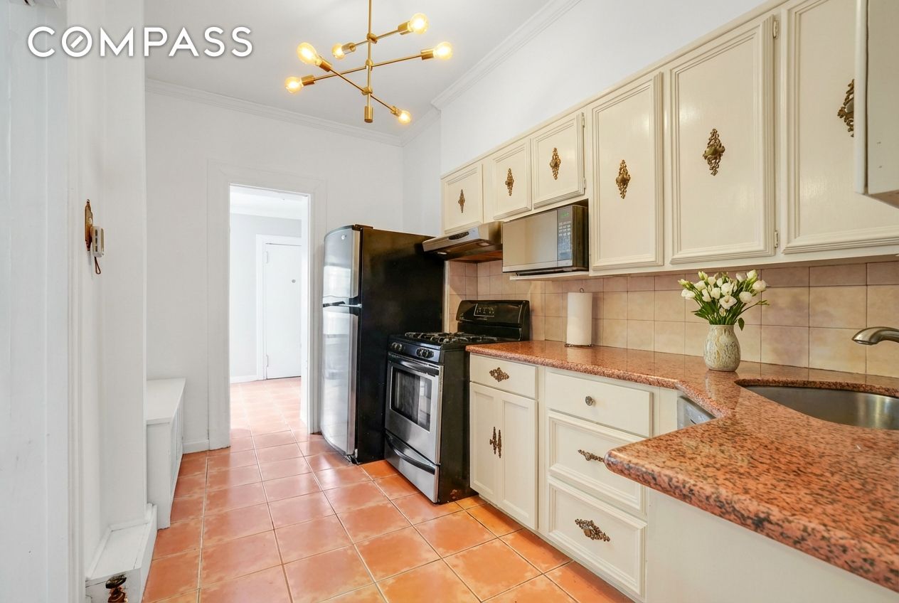 #15 photo, 352 New York Avenue, Crown Heights , NY 11213