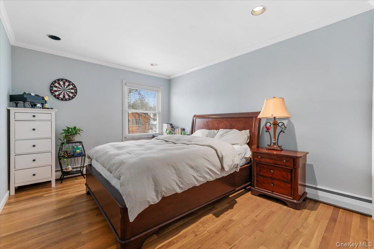 #16 photo, 32 Middle Lane, Jericho , NY 11753