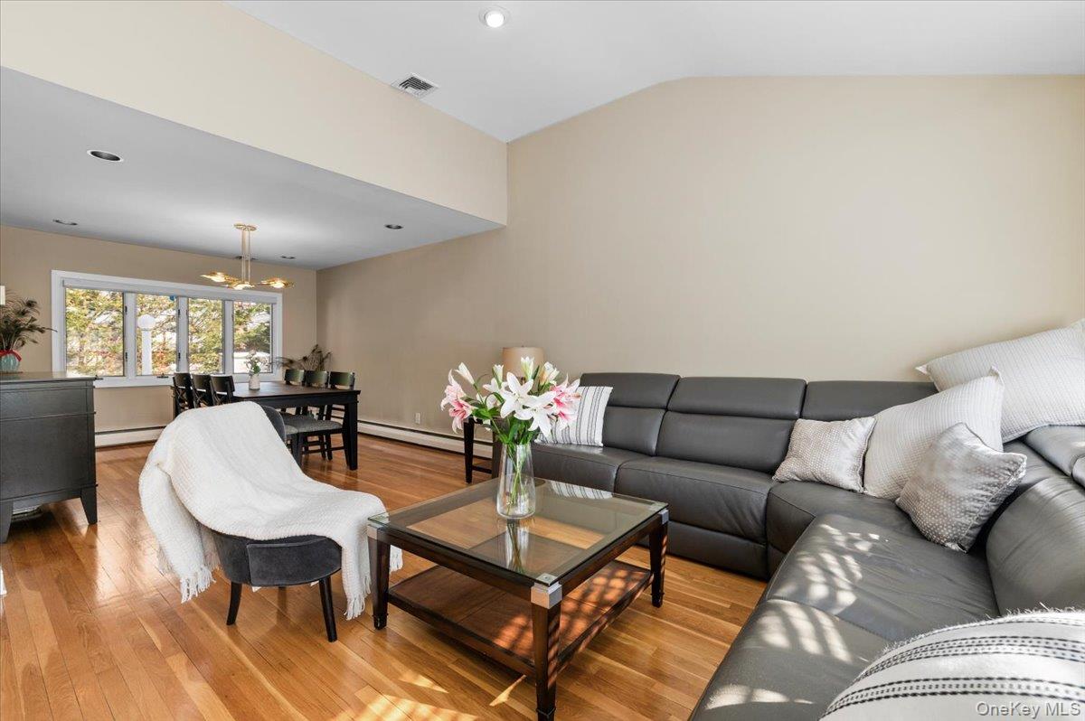 #4 photo, 32 Middle Lane, Jericho , NY 11753