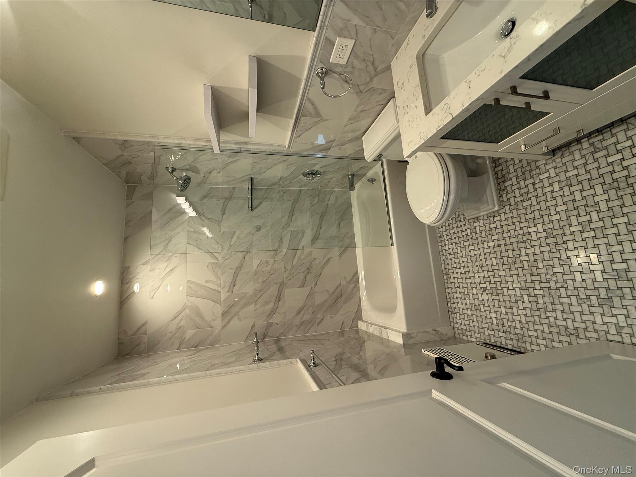 #11 photo, 78-68 84th Street, Glendale , NY 11385