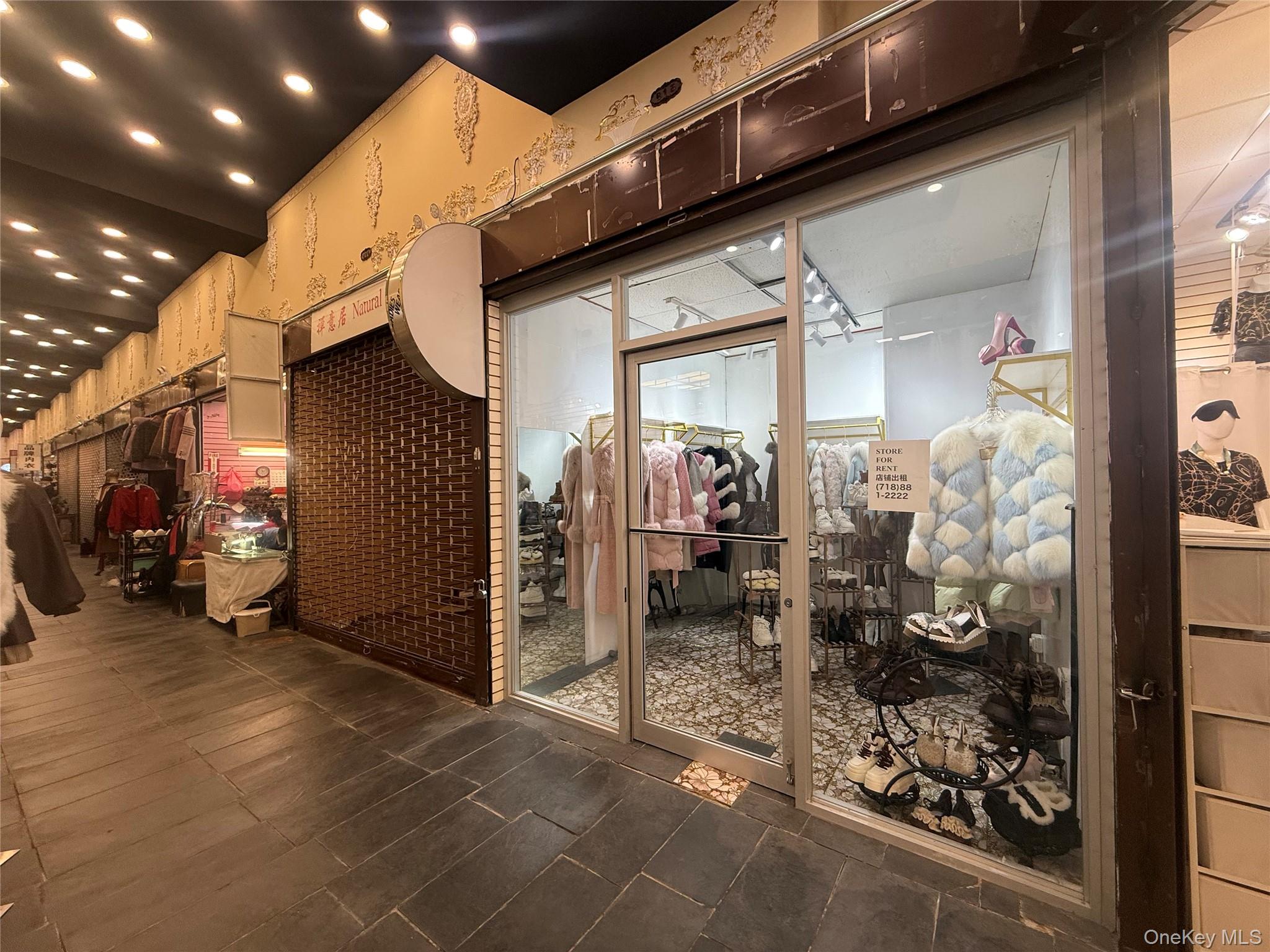 #4 photo, 3708 Main Street, קווינס Flushing , NY 11354