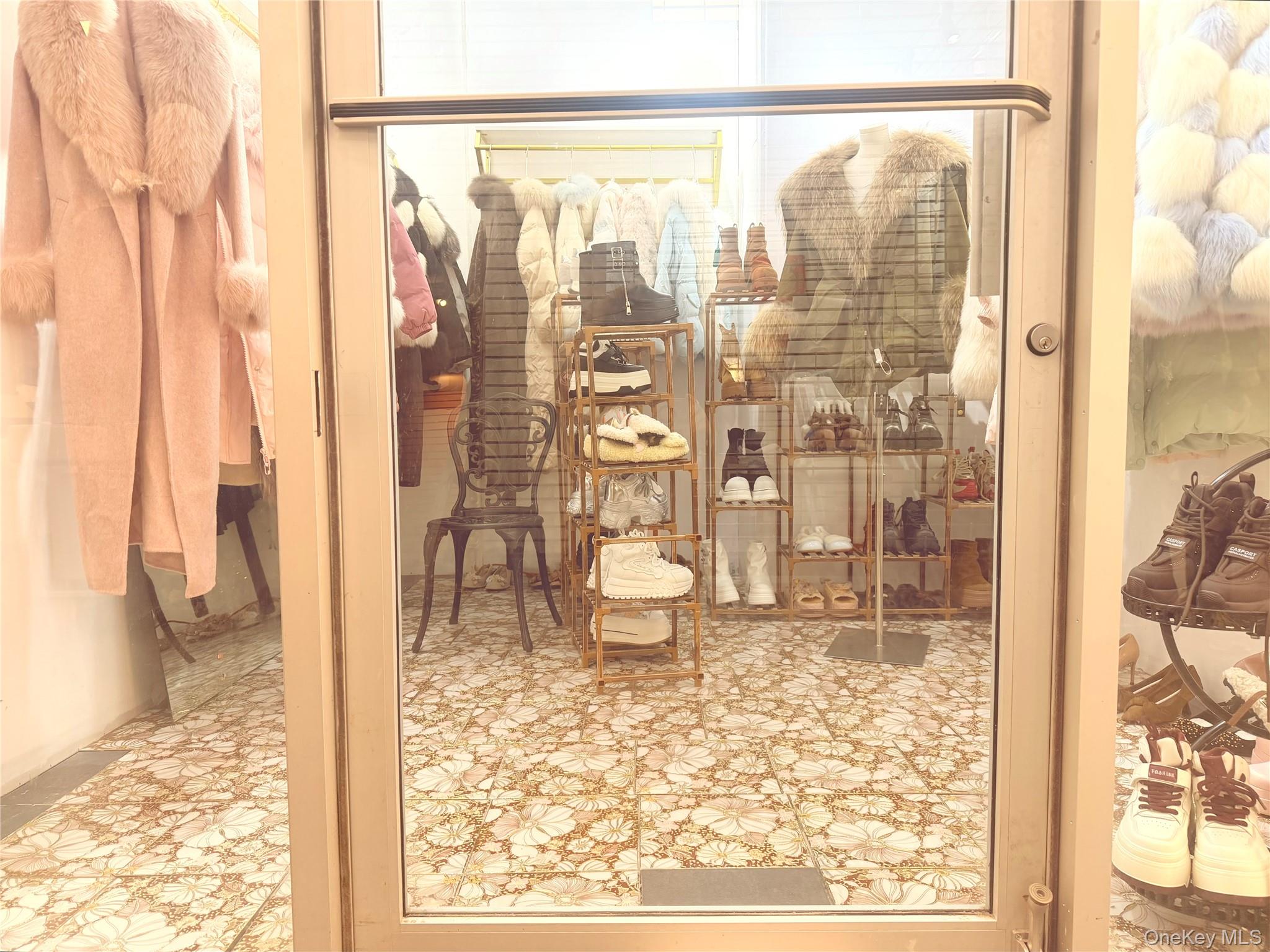 #5 photo, 3708 Main Street, קווינס Flushing , NY 11354