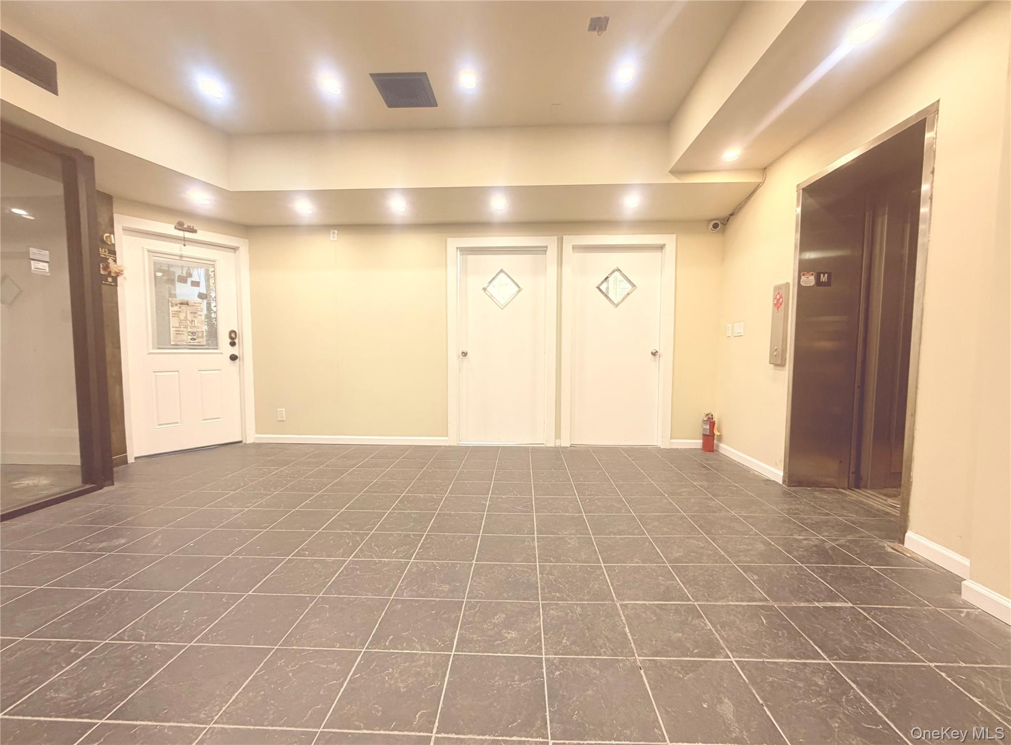 #3 photo, 3708 Main Street, קווינס Flushing , NY 11354