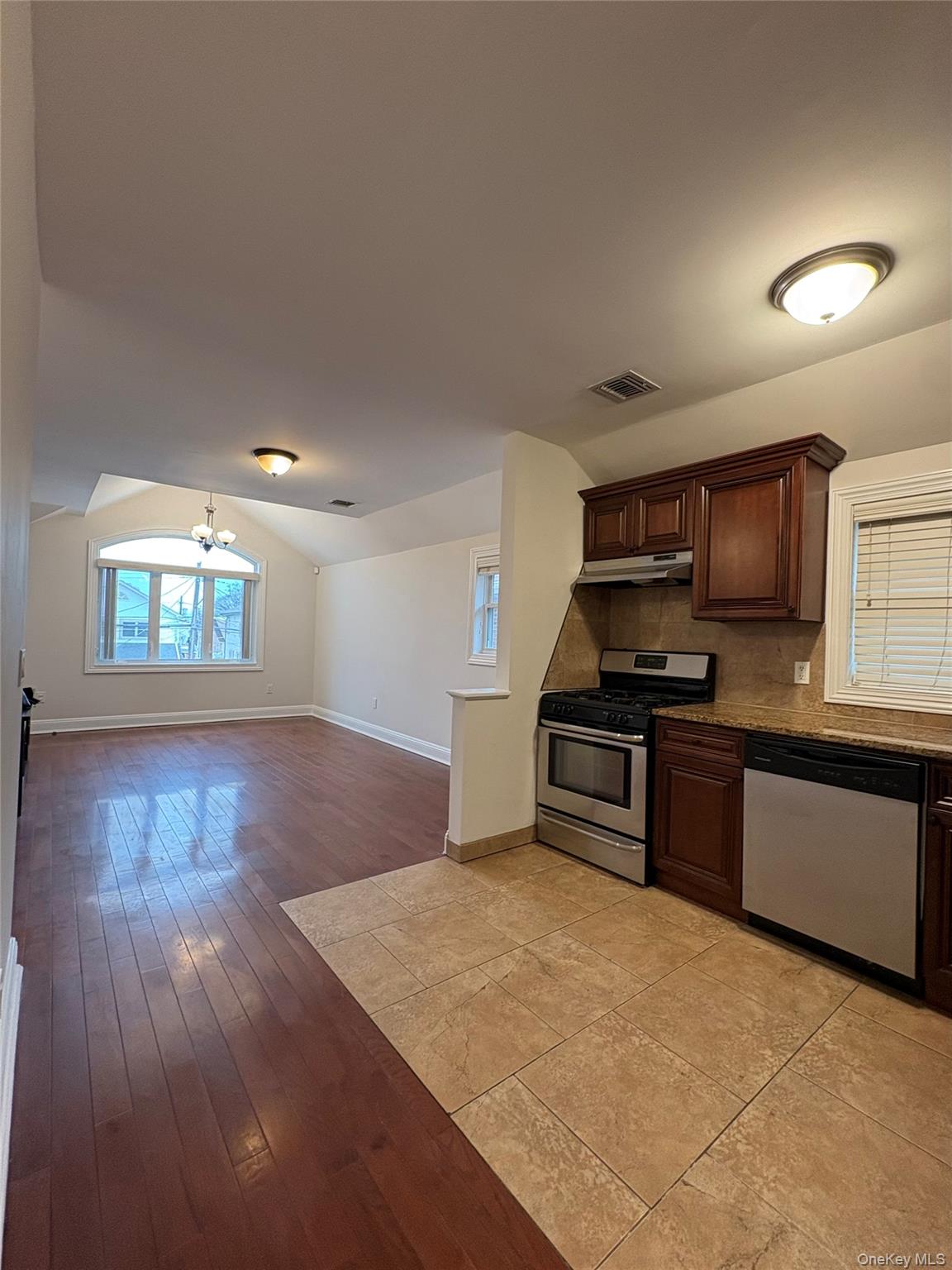 #5 photo, 147-22 21st Avenue, Whitestone , NY 11357