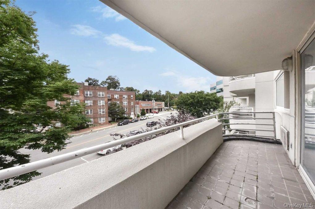 #15 photo, 88 Cuttermill Road, Great Neck , NY 11021