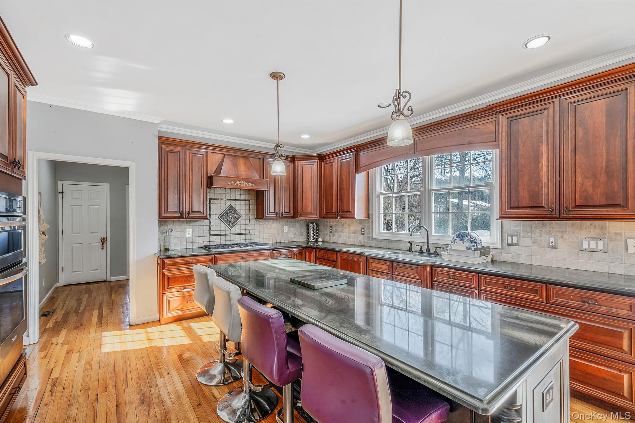 #16 photo, 10 Ashley Loop, सफ़ोक काउंटी Northport , NY 11768