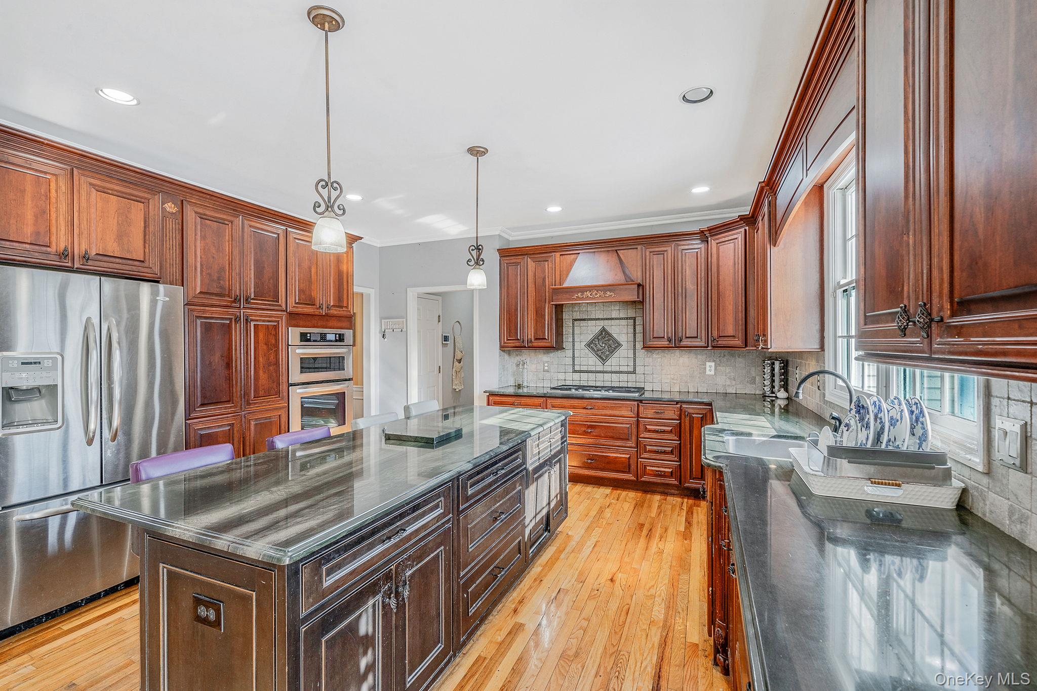 #17 photo, 10 Ashley Loop, सफ़ोक काउंटी Northport , NY 11768