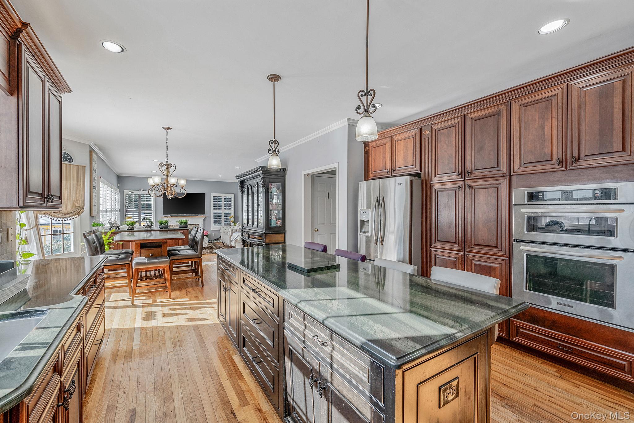 #18 photo, 10 Ashley Loop, सफ़ोक काउंटी Northport , NY 11768