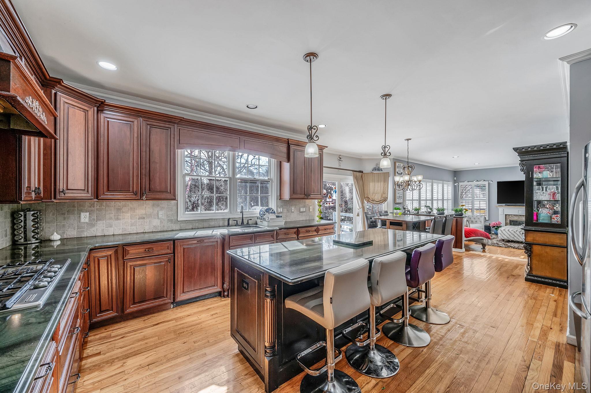 #19 photo, 10 Ashley Loop, सफ़ोक काउंटी Northport , NY 11768