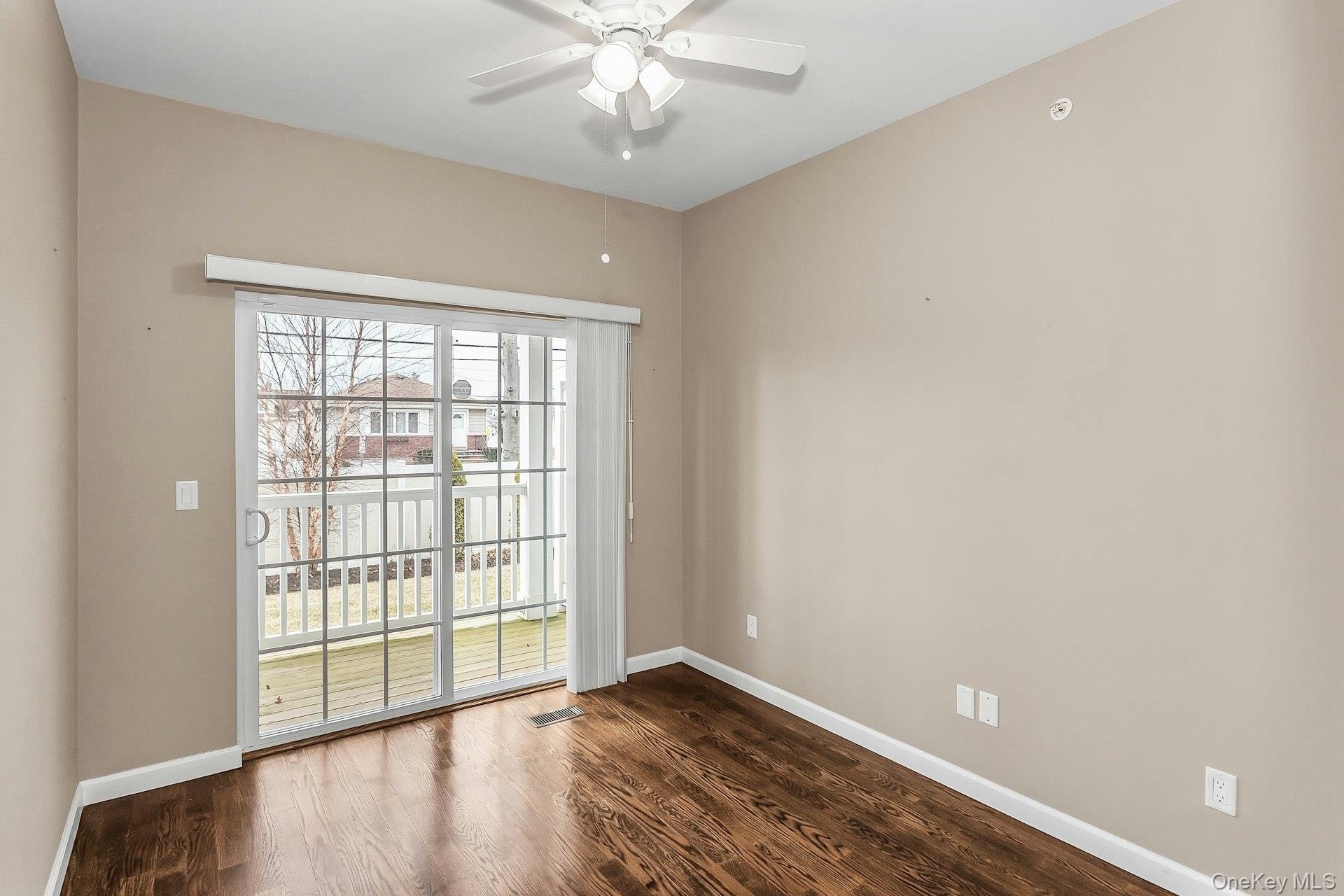 #16 photo, 28 Spring Drive, Seaford , NY 11783