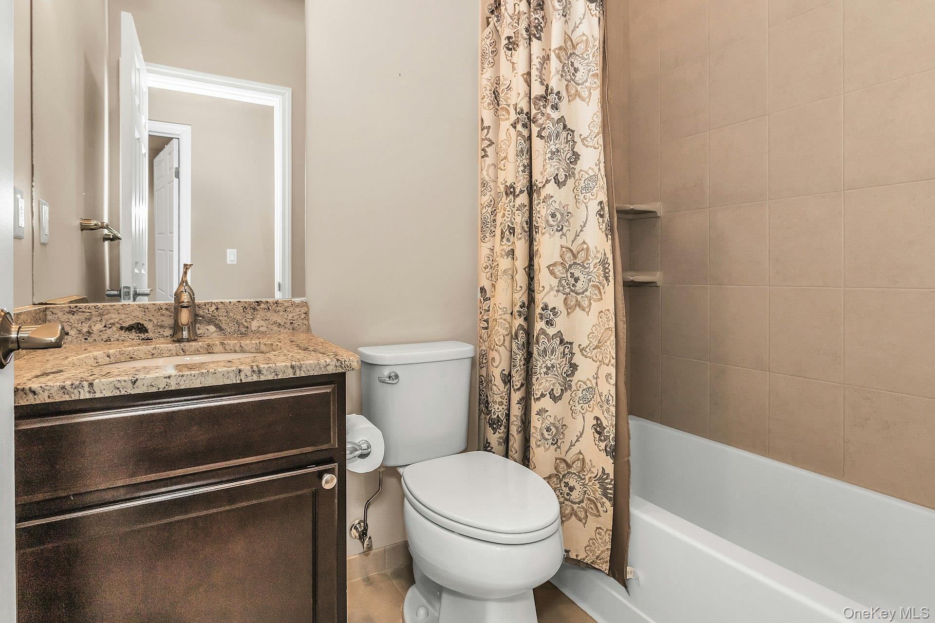 #18 photo, 28 Spring Drive, Seaford , NY 11783