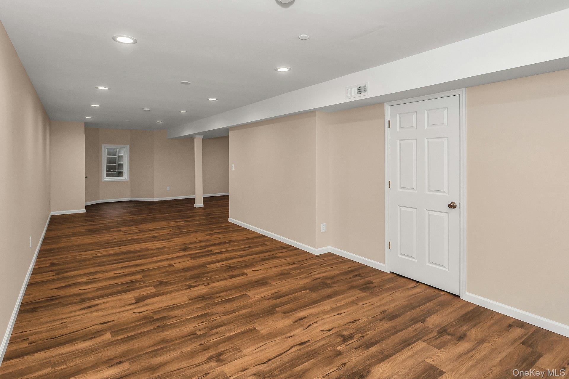 #19 photo, 28 Spring Drive, Seaford , NY 11783