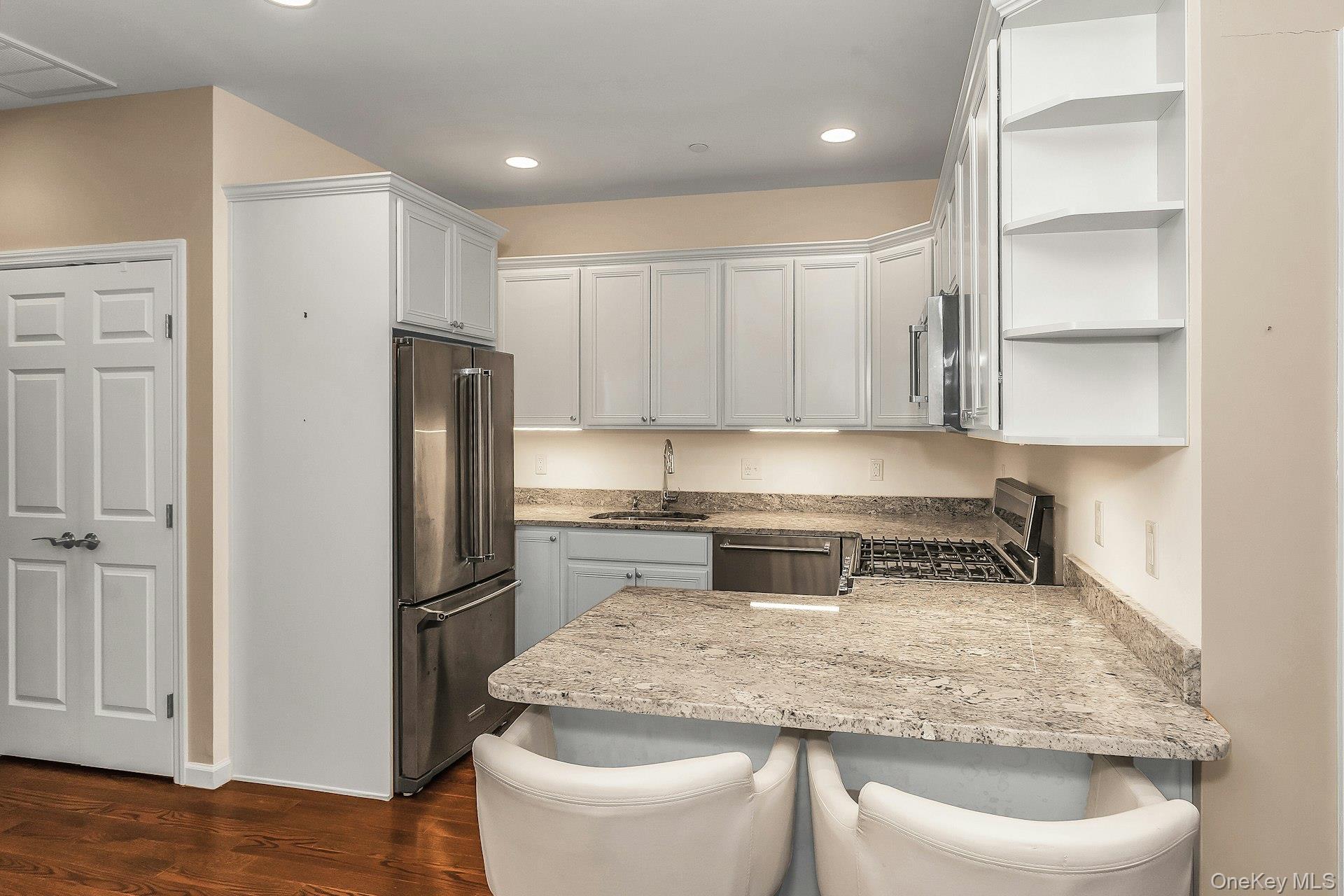 #6 photo, 28 Spring Drive, Seaford , NY 11783