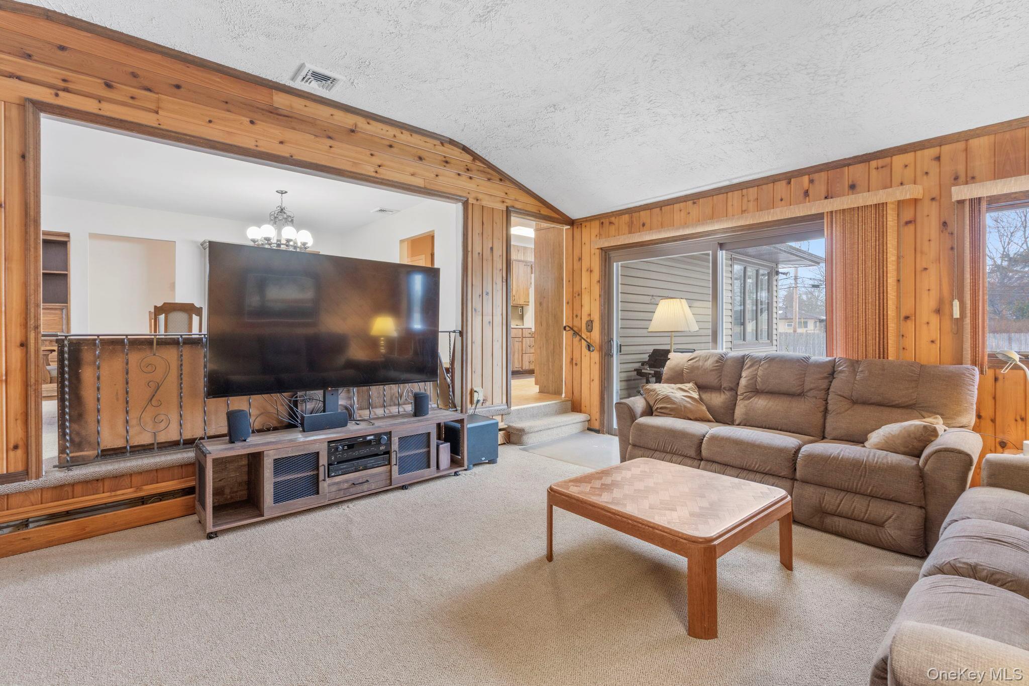 #4 photo, 15 Thadford Street, サフォーク郡 East Northport , NY 11731