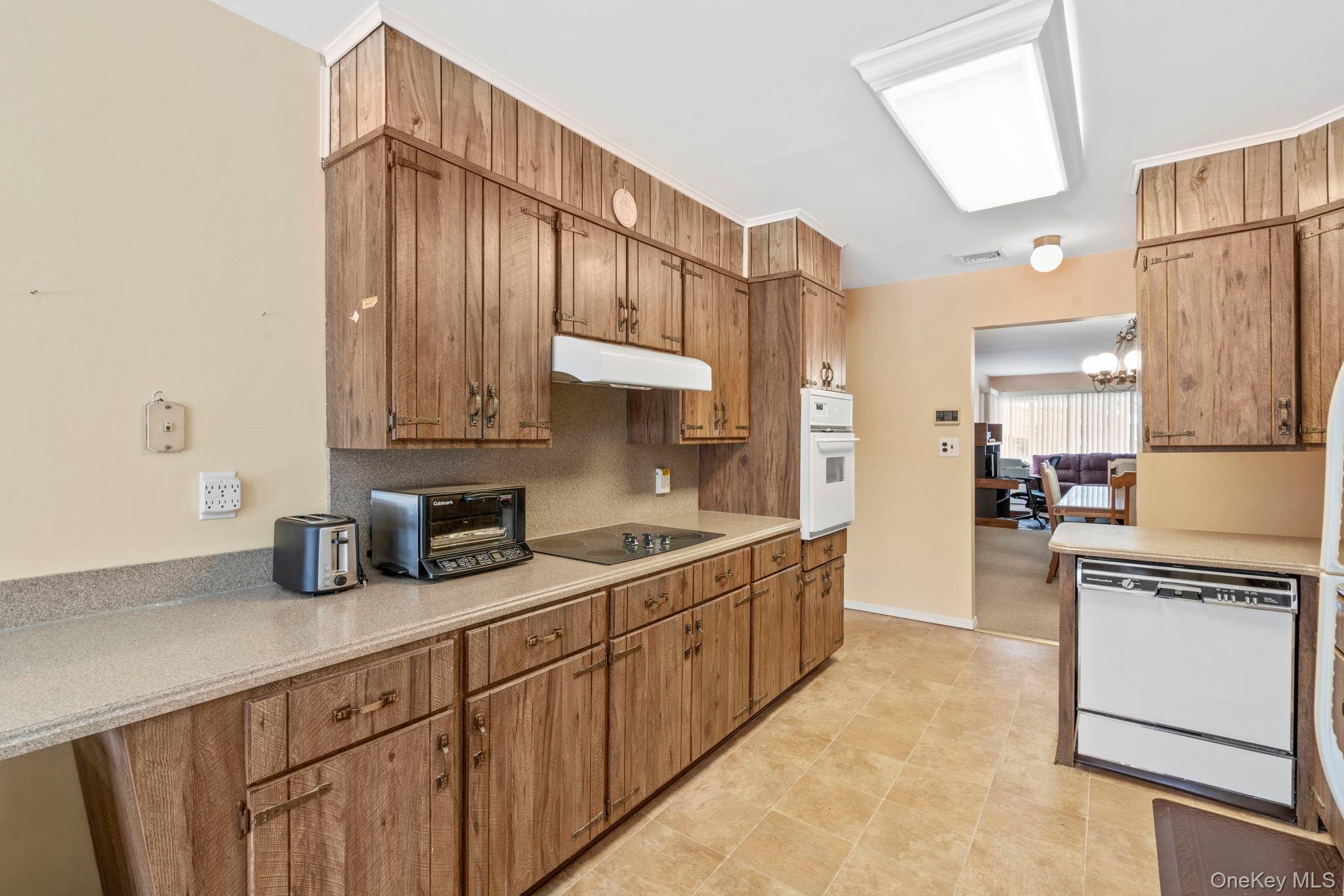 #9 photo, 15 Thadford Street, サフォーク郡 East Northport , NY 11731