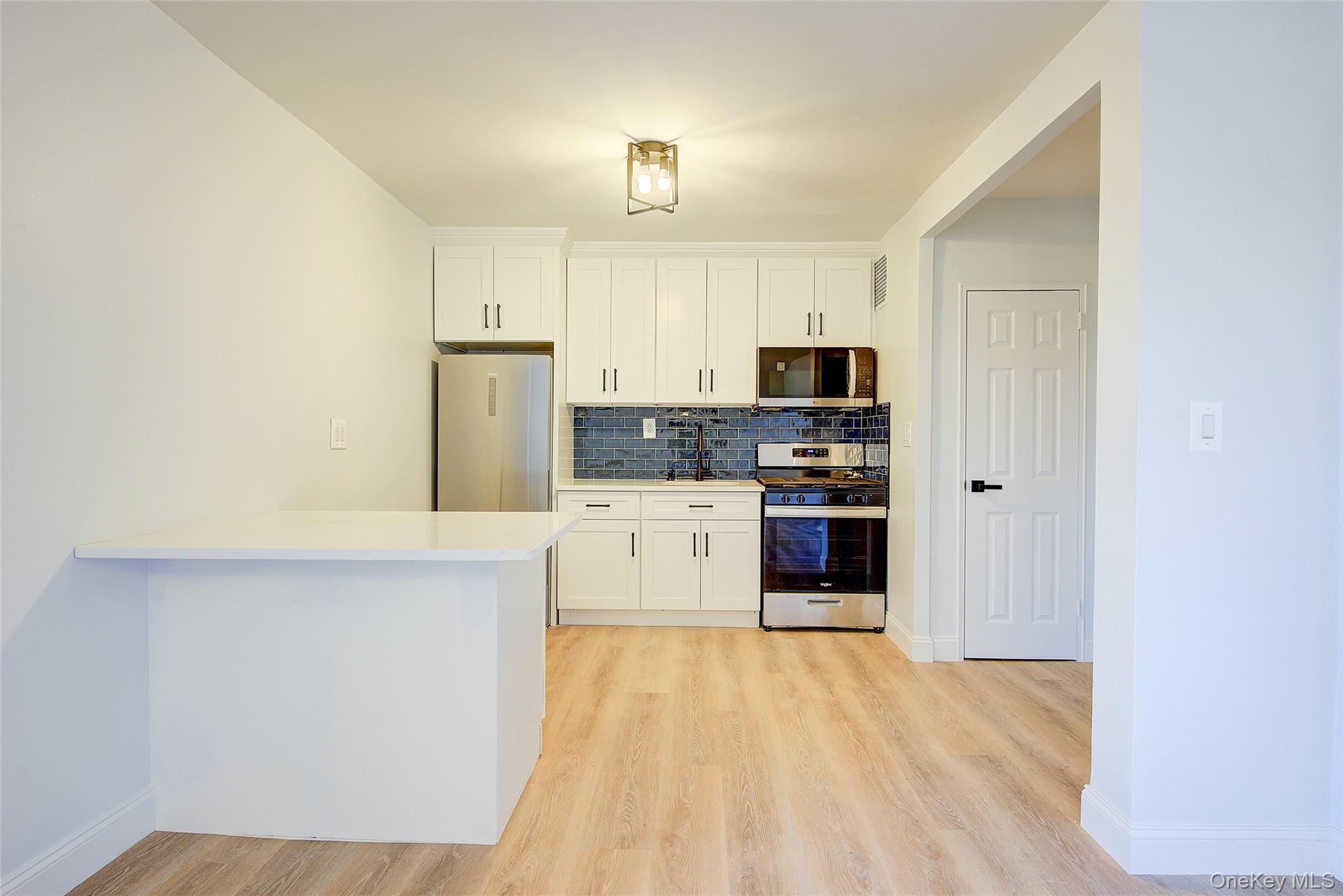 #8 photo, 3750 87th Street, Куинс ‖ Jackson Heights , NY 11372