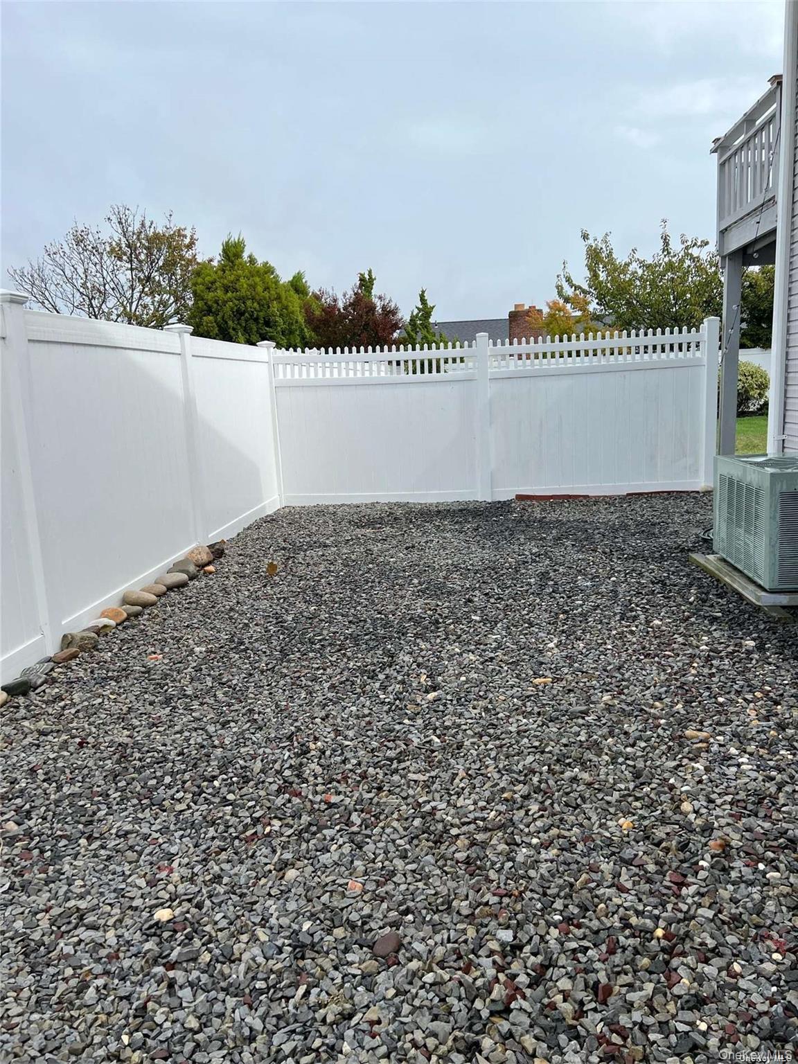 #19 photo, 65 Gateway Drive, Copiague , NY 11726