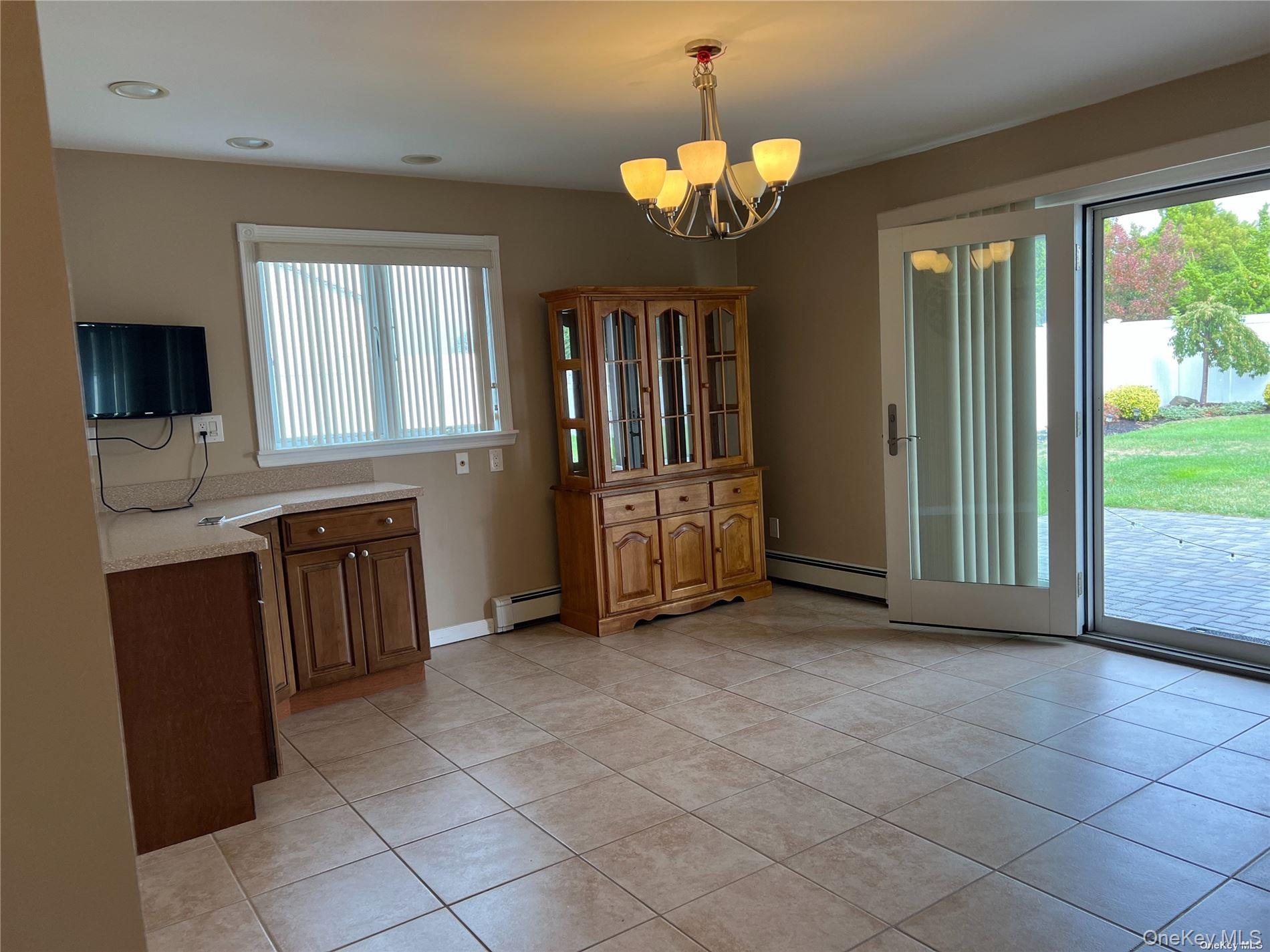 #9 photo, 65 Gateway Drive, Copiague , NY 11726