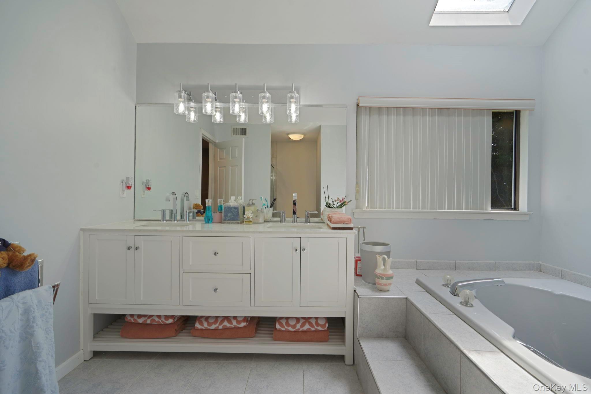 #20 photo, 318 Sheep Pasture Road, East Setauket , NY 11733