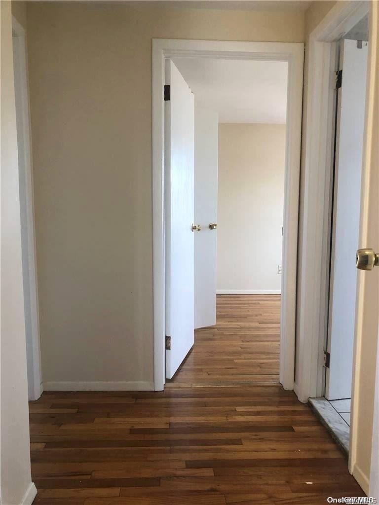 #10 photo, 220 Pershing Parkway, Mineola , NY 11501