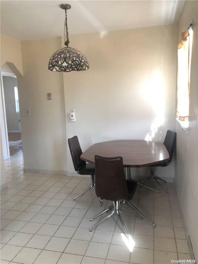 #7 photo, 220 Pershing Parkway, Mineola , NY 11501