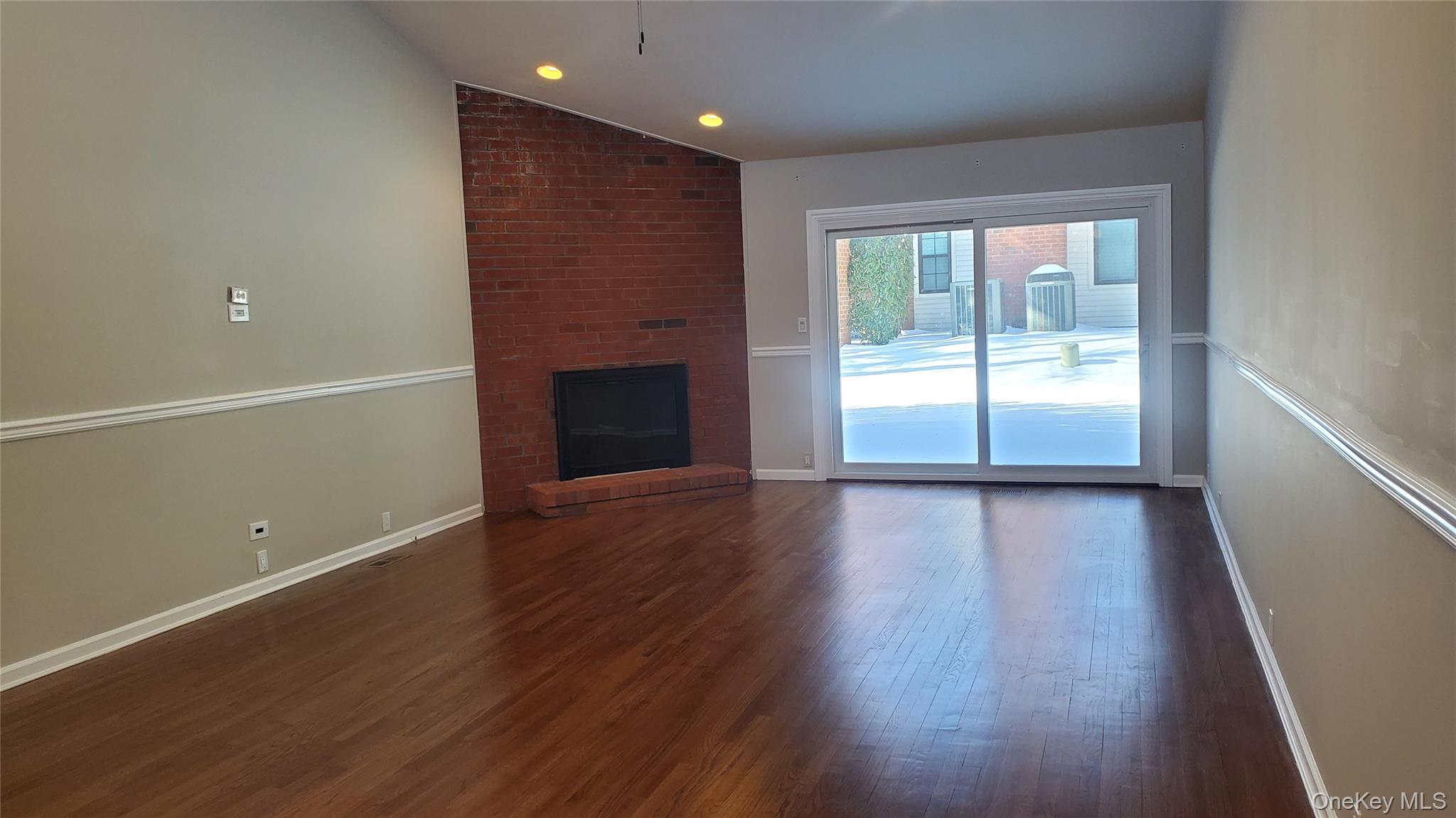 #6 photo, 91 Duckpond Drive, Manhasset , NY 11030