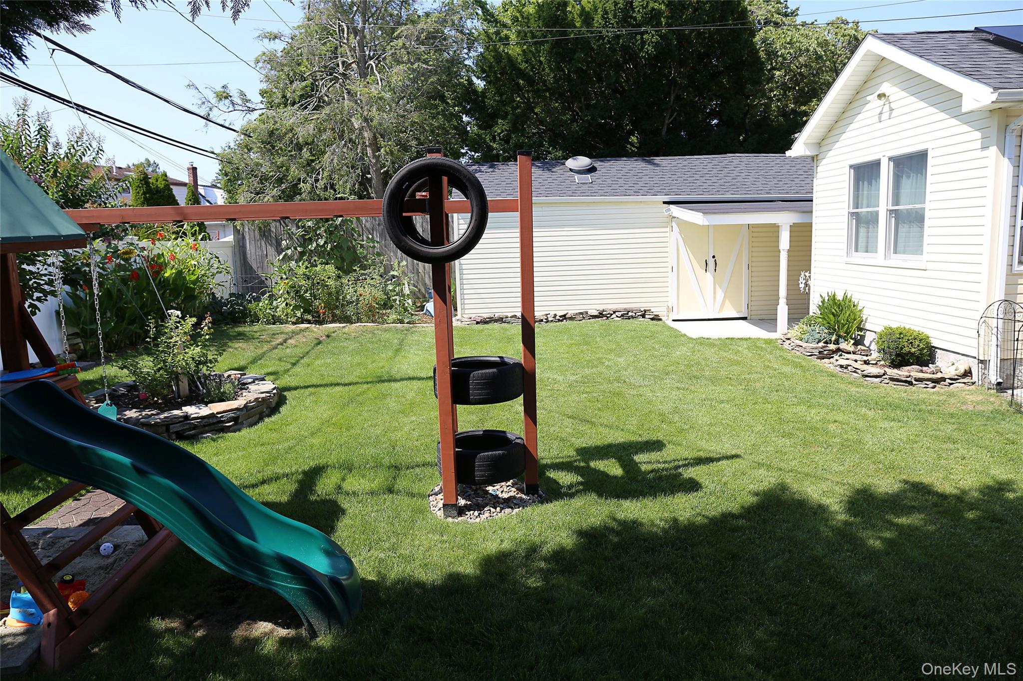 #11 photo, 1300 Lakeside Drive, Wantagh , NY 11793