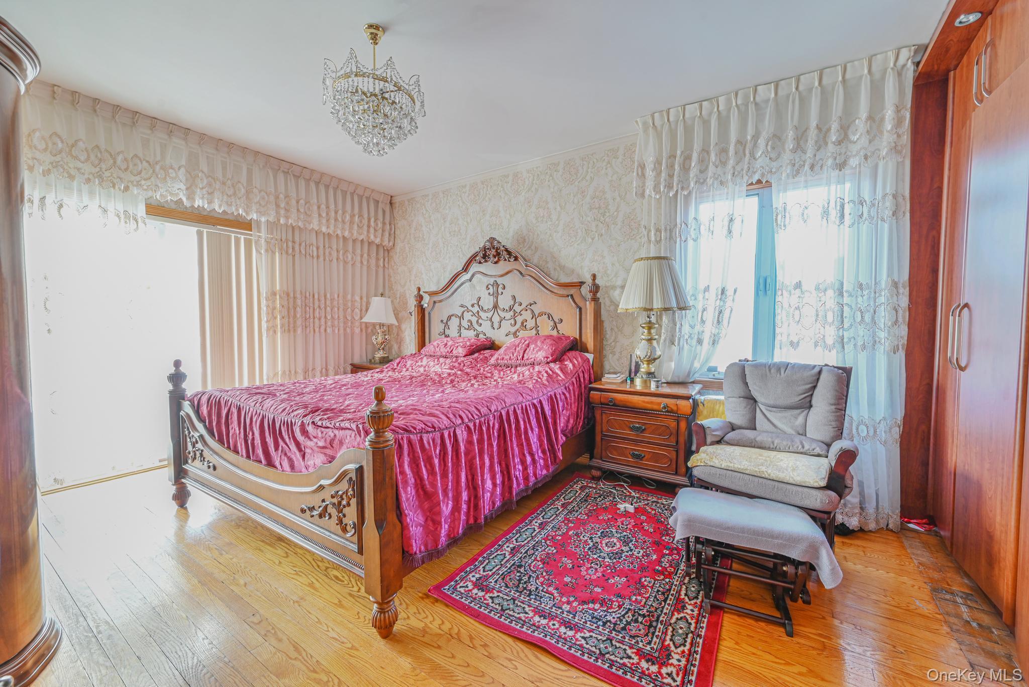 #8 photo, 10201 62nd Road, Forest Hills , NY 11375