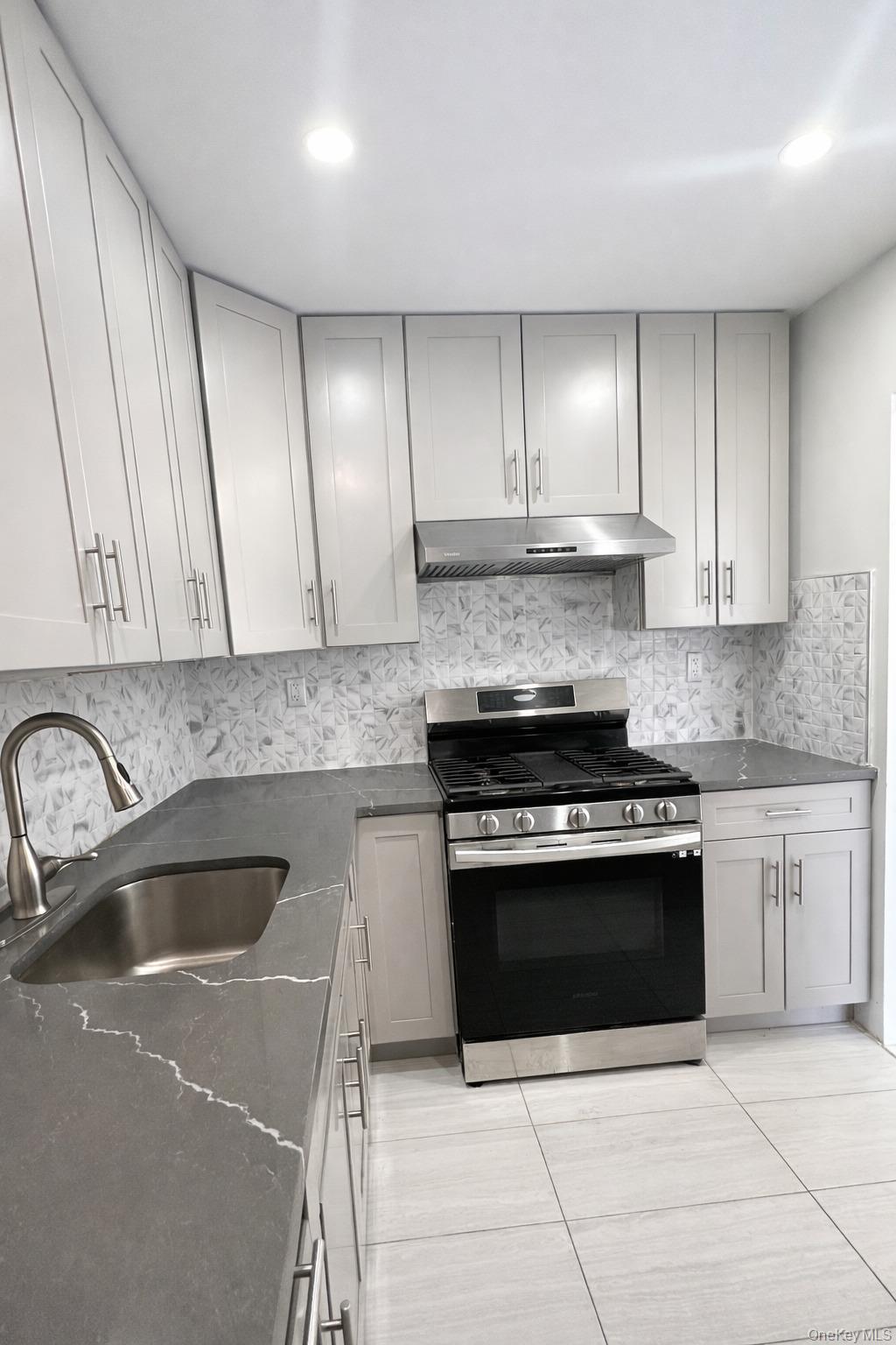 #15 photo, 59-09 Kissena Boulevard, Flushing , NY 11355