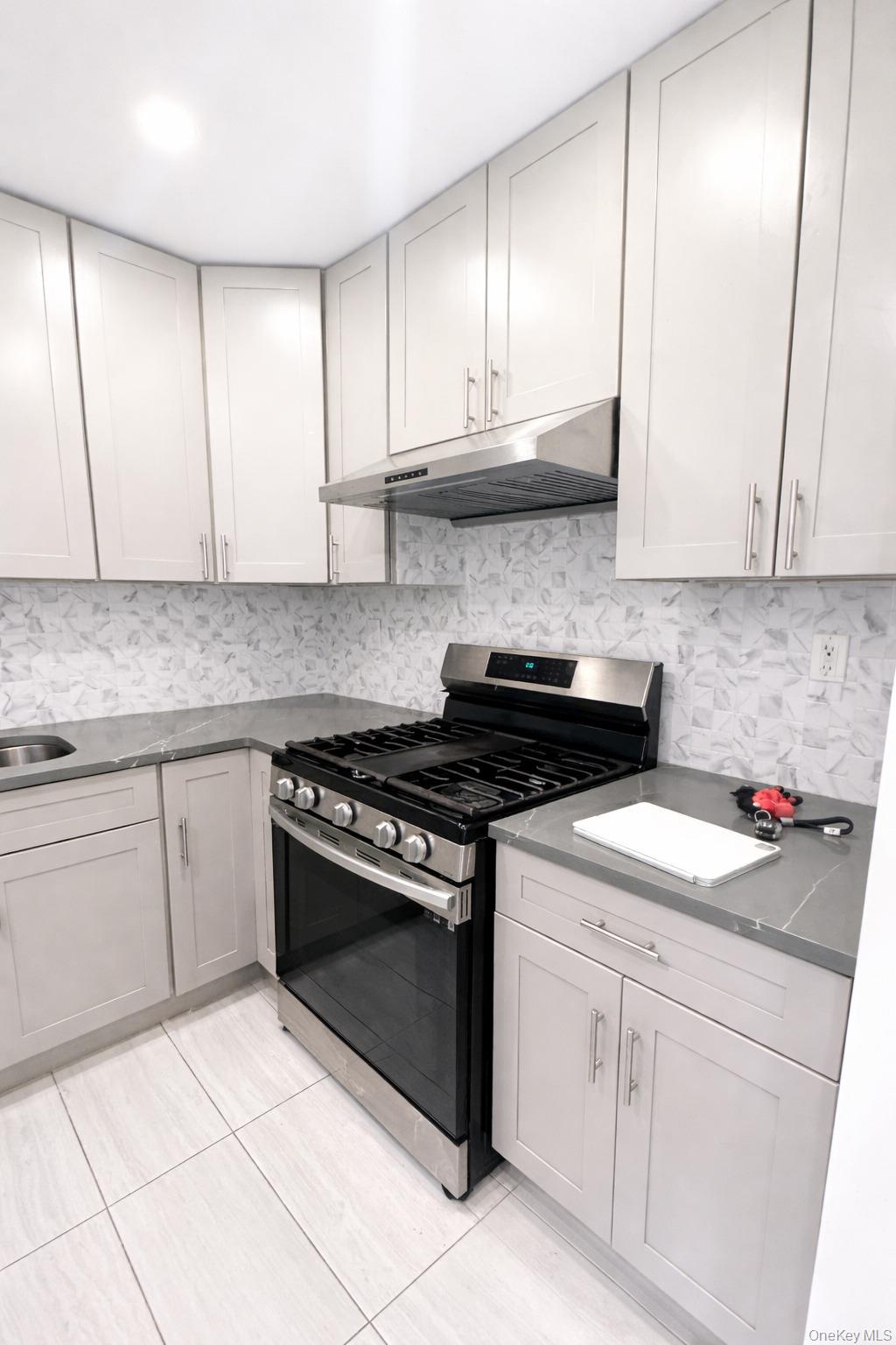 #16 photo, 59-09 Kissena Boulevard, Flushing , NY 11355