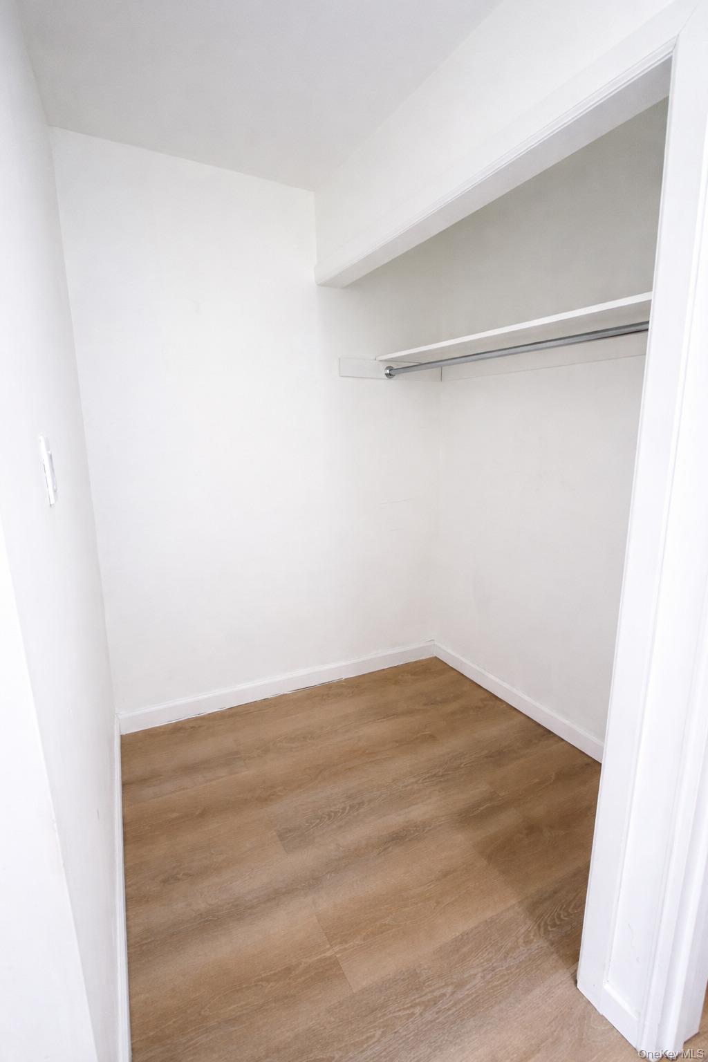 #7 photo, 59-09 Kissena Boulevard, Flushing , NY 11355